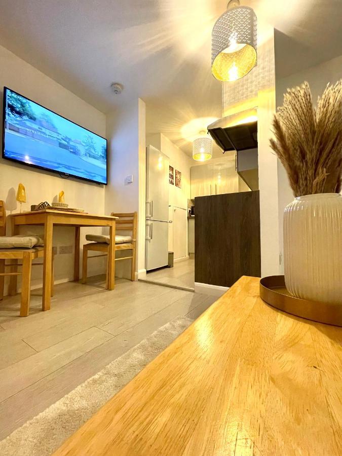 Enchanting One Bed Flat With Free Parking Hendon Eksteriør billede